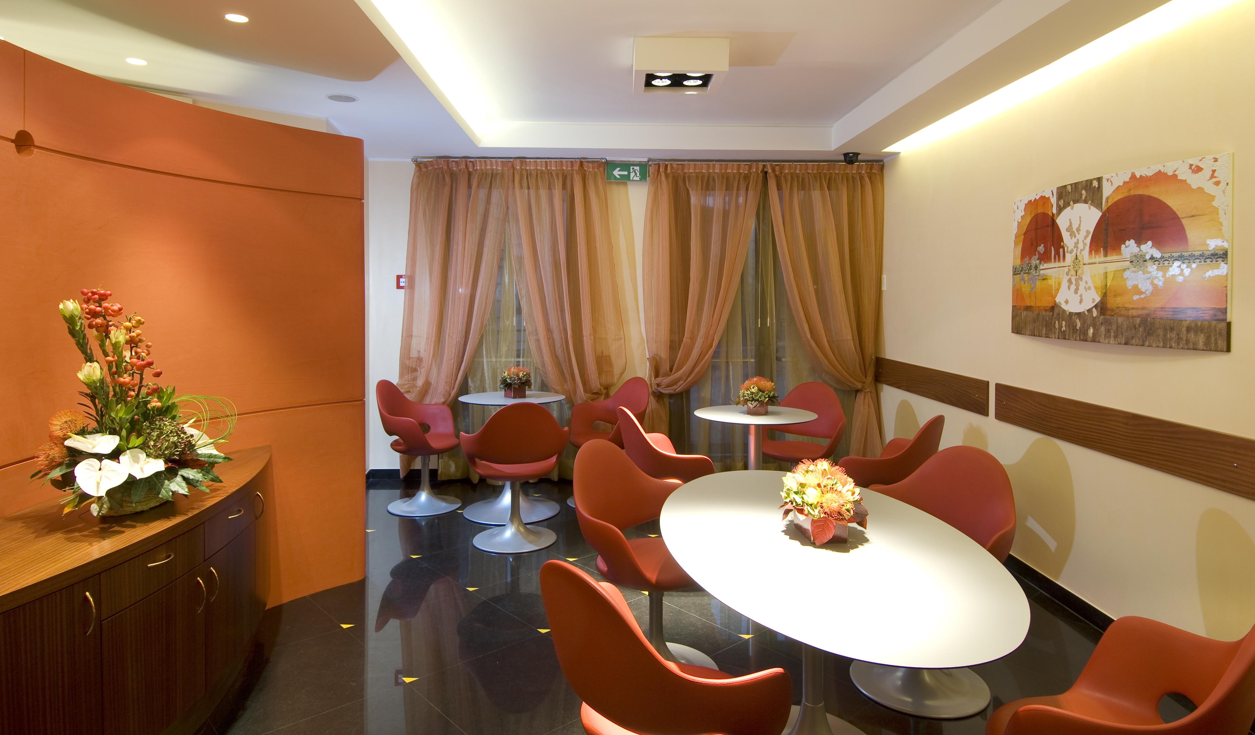 As Hotel Камбиаго Ресторант снимка
