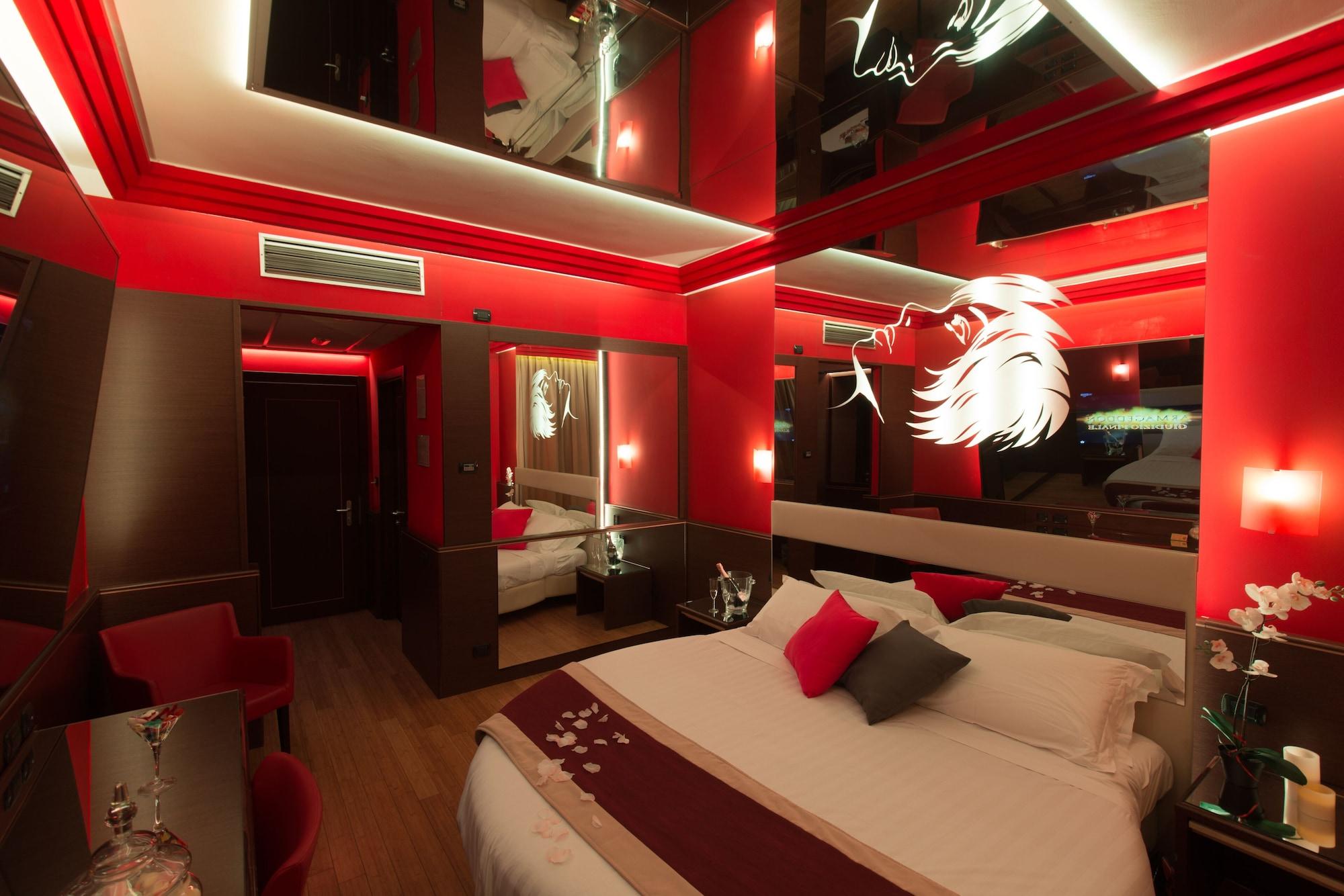 As Hotel Камбиаго Екстериор снимка